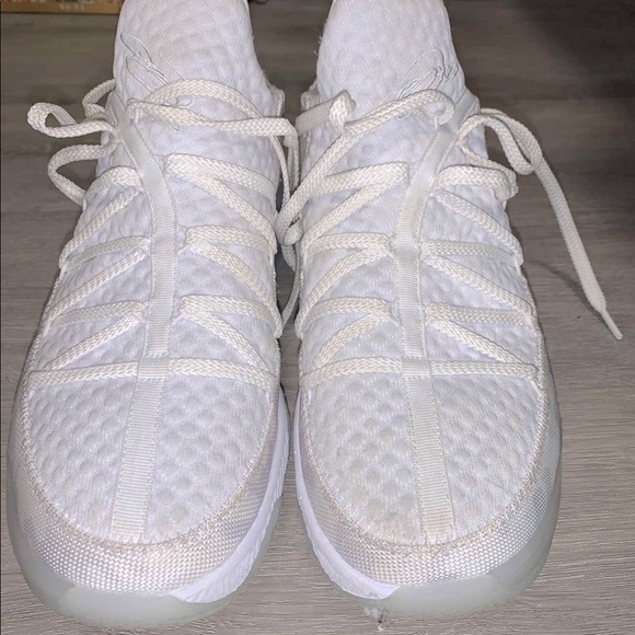 Nike Lebron’s 17 basketball shoe. Men size 13 - Picture 3 of 3